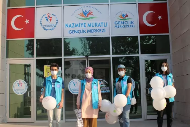Hatay'da çocuklara bayram hediyesi dağıtıldı
