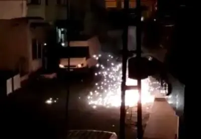 Havai fişek değil, elektrik telleri