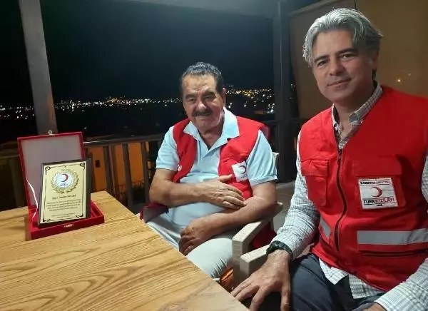 İbrahim Tatlıses'ten Kızılay'a kurban bağışı İbrahim Tatlıses'ten Kızılay'a kurban bağışı