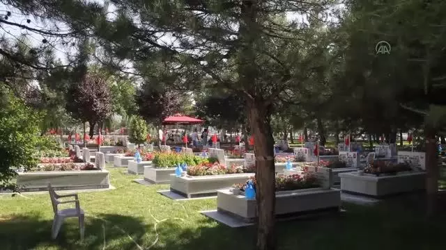 Son dakika: İç Anadolu'da Kurban Bayramı arifesinde şehitlikler ziyaret edildi