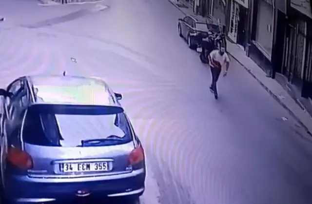 Son dakika haberleri | İstanbul'da korkunç cinayet kamerada: Yaralı halde motorla kaçtı, hastanede öldü