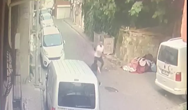 Son dakika haberleri | İstanbul'da korkunç cinayet kamerada: Yaralı halde motorla kaçtı, hastanede öldü Son dakika haberleri | İstanbul'da korkunç cinayet kamerada: Yaralı halde motorla kaçtı, hastanede öldü