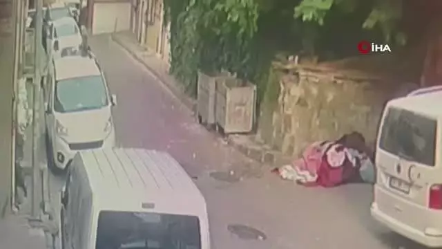 Son dakika haberi! İstanbul'da korkunç cinayet kamerada: Yaralı halde motorla kaçtı, hastanede öldü Son dakika haberi! İstanbul'da korkunç cinayet kamerada: Yaralı halde motorla kaçtı, hastanede öldü