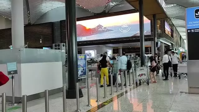 İstanbul havalimanlarında bayram tatili hareketliliği sürüyor