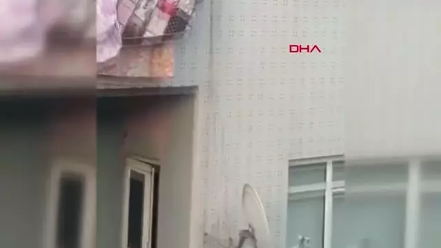İSTANBUL-KÜÇÜKÇEKMECE'DE ÇOCUĞUNU TAVANA ASARAK DÖVDÜĞÜ İDDİA EDİLEN BABA GÖZALTINA ALINDI