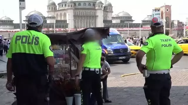 (İSTANBUL-ÖZEL)Taksim'de taciz iddiası