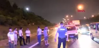 Bağcılar: İSTANBUL-TEM OTOYOLU'NDA TAKLA ATIP HURDAYA DÖNEN OTOMOBİLDE BİR KİŞİ YARALANDI Bağcılar: İSTANBUL-TEM OTOYOLU'NDA TAKLA ATIP HURDAYA DÖNEN OTOMOBİLDE BİR KİŞİ YARALANDI