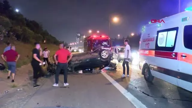 İSTANBUL-TEM OTOYOLU'NDA TAKLA ATIP HURDAYA DÖNEN OTOMOBİLDE BİR KİŞİ YARALANDI