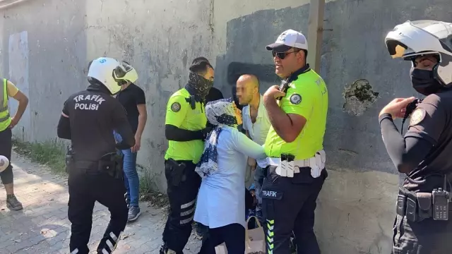 Son dakika... İstanbul'un ortasında polisin silahını almaya çalışan şahıs etkisiz hale getirildi