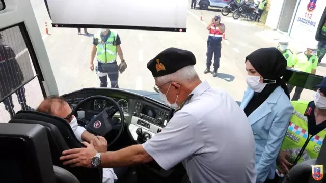Jandarma Genel Komutanı Çetin, helikopterle trafik denetimi yaptı