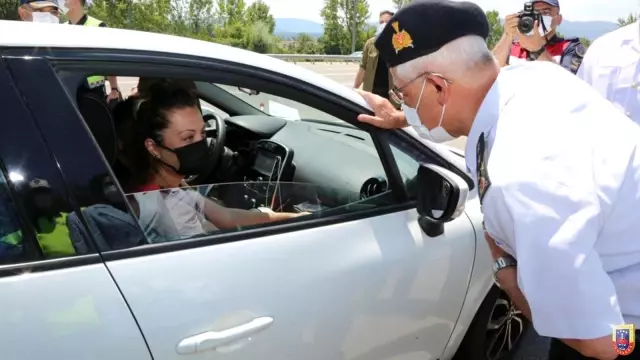 Jandarma Genel Komutanı Çetin, helikopterle trafik denetimi yaptı
