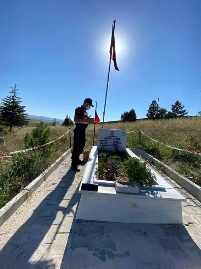 Son dakika haber! Jandarmadan şehit ailelerine ziyaret