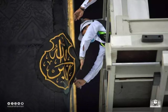 Kabe'nin örtüsü 'Kisve-i Şerif'i değiştirme çalışmaları başladı