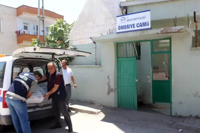 Kahta Belediyesi camilere kurbanlık atık poşeti dağıttı