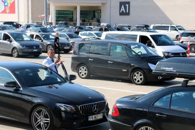 Kapıkule'de gurbetçilerin yurda gelişleri sürüyor