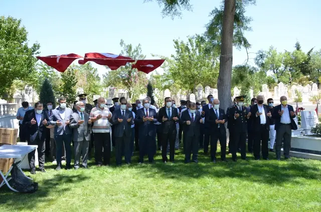 Kurban Bayramı arifesinde şehitlikler ziyaret edildi