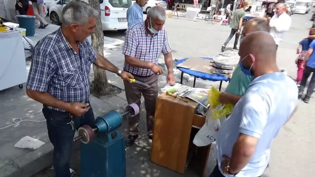 Kars'ta bıçaklar kurbanlar için bileniyor