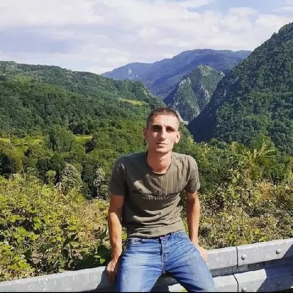 Son dakika! Kayalıklardan denize atlayan genç hayatını kaybetti