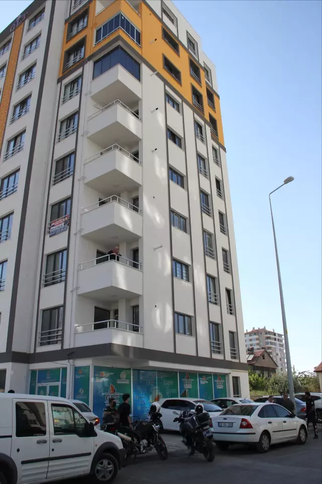 Eşini darbeden koca gözaltına alındı Eşini darbeden koca gözaltına alındı