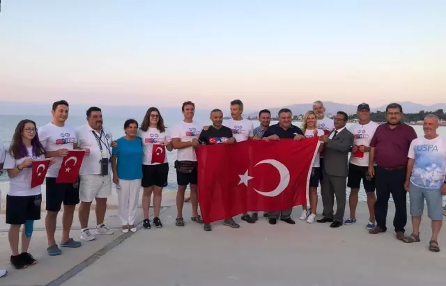 Kıbrıs Barış Harekatı'nın yıl dönümü dolayısıyla Mersin'den KKTC'ye yüzmeye başladılar