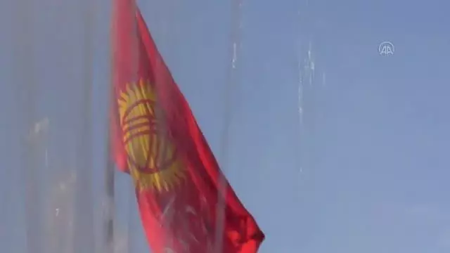 Kırgızistan'da halk, Kurban Bayramı alışverişi için çarşılara ve hayvan pazarlarına akın etti Kırgızistan'da halk, Kurban Bayramı alışverişi için çarşılara ve hayvan pazarlarına akın etti