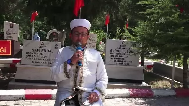 Son dakika gündem: KIRIKKALE - Şehitlik ziyareti yapıldı Son dakika gündem: KIRIKKALE - Şehitlik ziyareti yapıldı