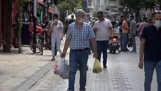 Kırklareli'nde bayram öncesi alışveriş yoğunluğu Kırklareli'nde bayram öncesi alışveriş yoğunluğu