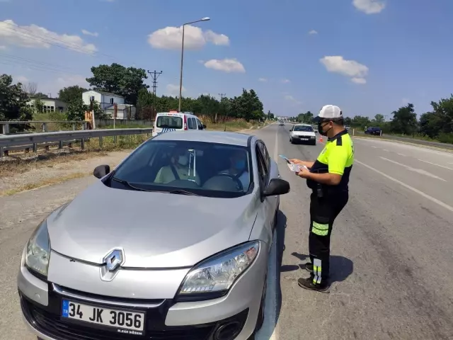Kırklareli'nde trafik denetiminde sürücüler uyarıldı