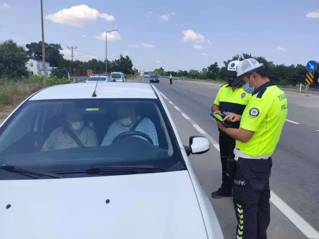 Kırklareli'nde trafik denetiminde sürücüler uyarıldı