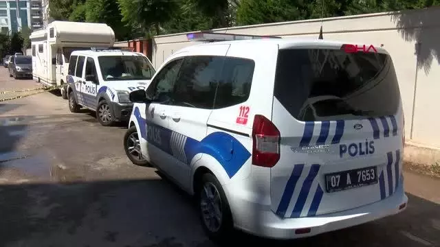 KIZ ARKADAŞININ OTOMOBİLİNİ KUNDAKLADI