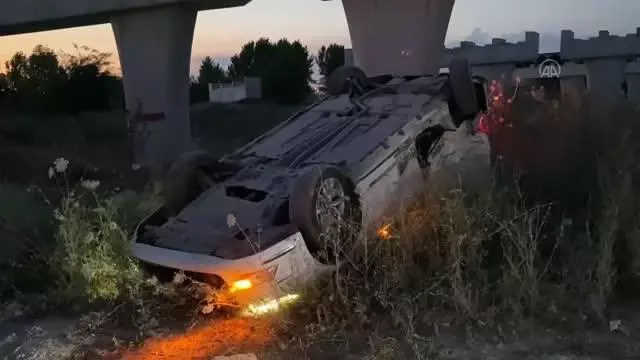 Son Dakika | Kullandığı araçla kaza yapan ehliyetsiz sürücü babasına sarılıp ağladı