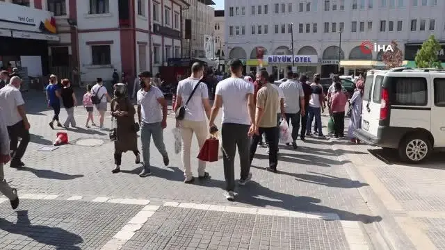 Kurban Bayramı alışverişinde bunaltan sıcaklık