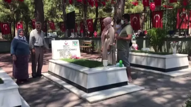 Kurban Bayramı arifesinde şehitlik ziyaretleri yapıldı