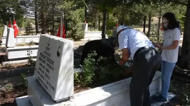 Son dakika haberleri! Kurban Bayramı arifesinde şehitlik ziyaretleri