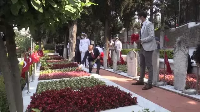 Kurban Bayramı arifesinde şehitlik ziyaretleri yapıldı