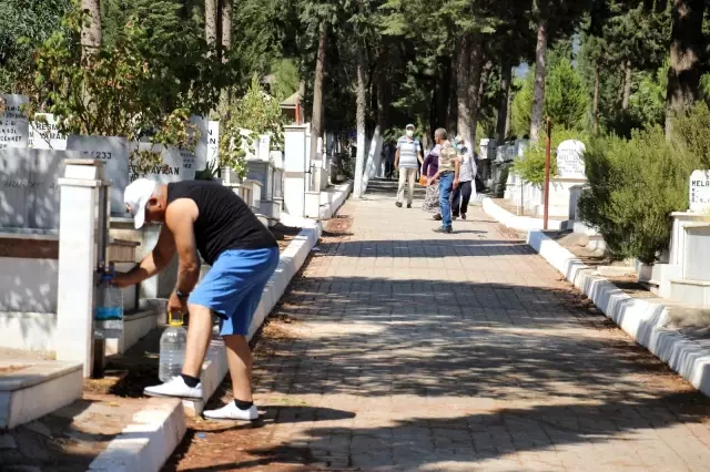 Kurban Bayramı öncesi Aydın'da mezarlıklar ziyaretçilerle doldu