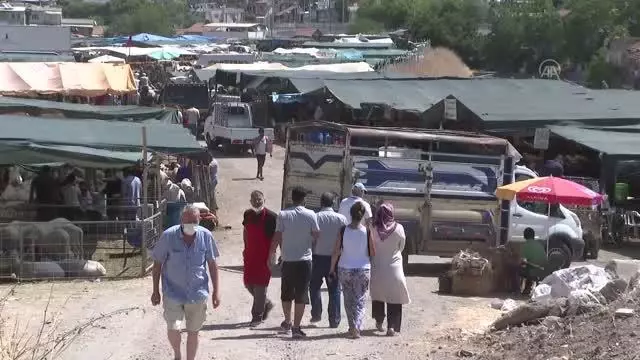 Kurban pazarlarında hareketlilik sürüyor