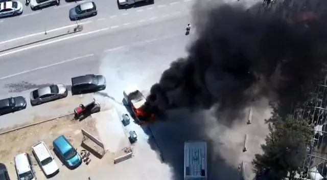 Kurbanlık almaya geldiği minibüs hurda yığını oldu