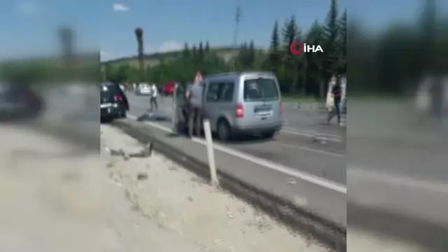 Son Dakika | Makas atan otomobil ortadan ikiye bölündü: 1 ölü, 10 yaralı Son Dakika | Makas atan otomobil ortadan ikiye bölündü: 1 ölü, 10 yaralı