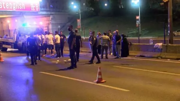 İSTANBUL-MALTEPE'DE 3 ARACIN KARIŞTIĞI TRAFİK KAZASINDA 2 KİŞİ YARALANDI
