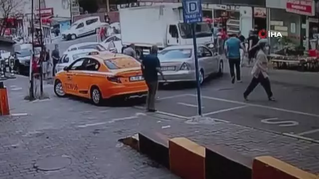 Maltepe'de freni boşalan kamyon araçlara çarptı: 2 yaralı