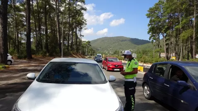 Marmaris, giriş ve çıkış noktalarında denetimler sürüyor
