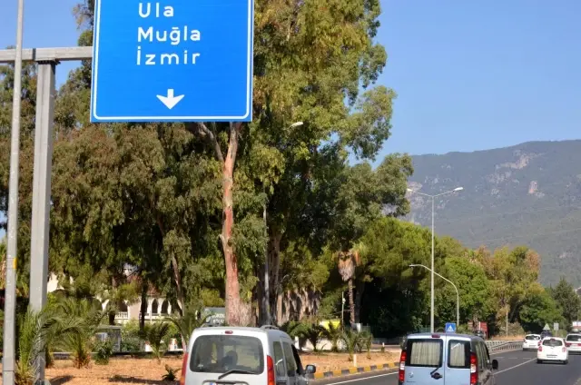 Marmaris, giriş ve çıkış noktalarında denetimler sürüyor