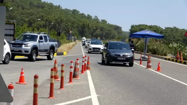 Marmaris, giriş ve çıkış noktalarında denetimler sürüyor