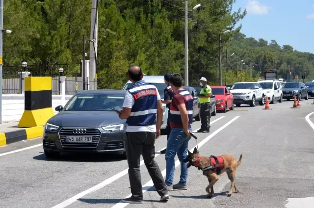 Marmaris, giriş ve çıkış noktalarında denetimler sürüyor