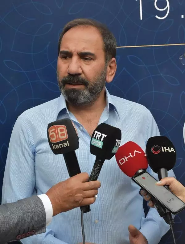 SPOR Mecnun Otyakmaz: İlk hedefimiz Konferans Ligi'nde gruplara kalmak