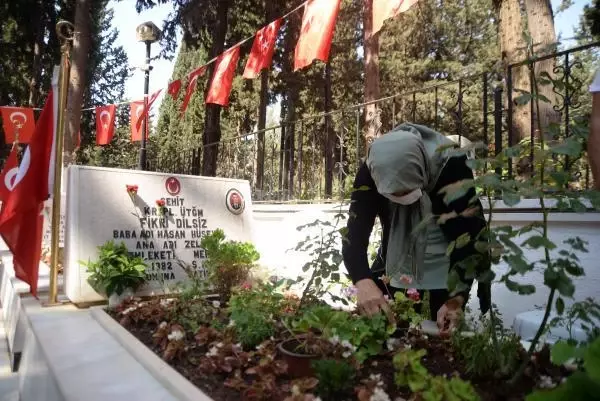 BAYRAM ÖNCESİ ŞEHİTLİĞE HÜZÜNLÜ ZİYARET