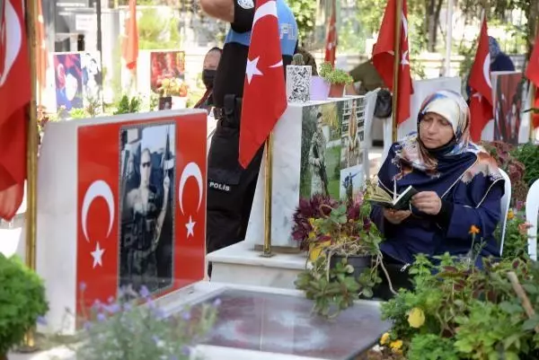 BAYRAM ÖNCESİ ŞEHİTLİĞE HÜZÜNLÜ ZİYARET