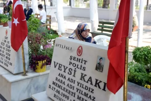 BAYRAM ÖNCESİ ŞEHİTLİĞE HÜZÜNLÜ ZİYARET