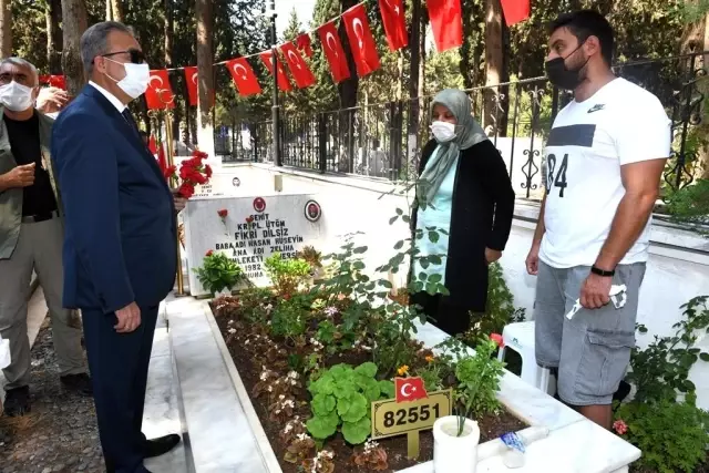 Son dakika gündem: Mersin şehitliğinde hüzünlü bayramlaşma